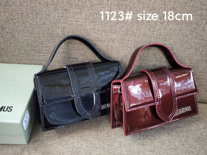 Bags

95 dhs✅

with box
🎁🎁🎁

Zain26
♥️♥️♥️