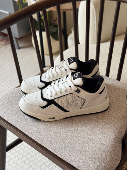 DIOR 
AAA quality
size:40 to 46 

500 dhs🇦🇪🇦🇪

Zain185
♥️♥️♥️