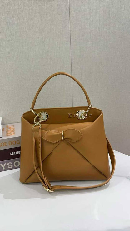 Dior

110 dhs✅

with box
🎁🎁🎁

Zain203
♥️♥️♥️