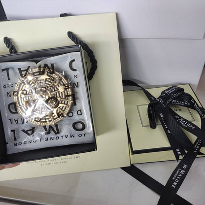 New arrival : 🔥🔥🔥 
Jo Malone car hanger with fragrance 
Aed 45 dhs✅ 🎁
with box and paperbag

Zain243
♥️♥️♥️