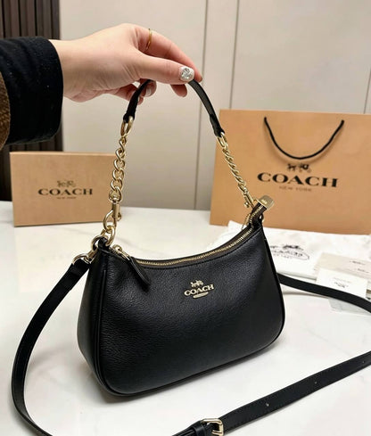 COACH 
GOOD QUALITY WITH BOX 
95 dhs🇦🇪🇦🇪

Zain295
♥️♥️♥️