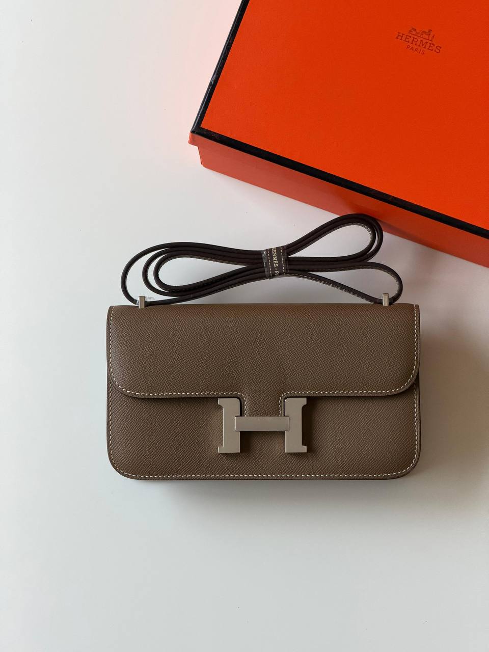 Hermes
constance 23cm 
super Master quality ✅with box📦
480 dhs✅

Zain51
♥️♥️♥️
