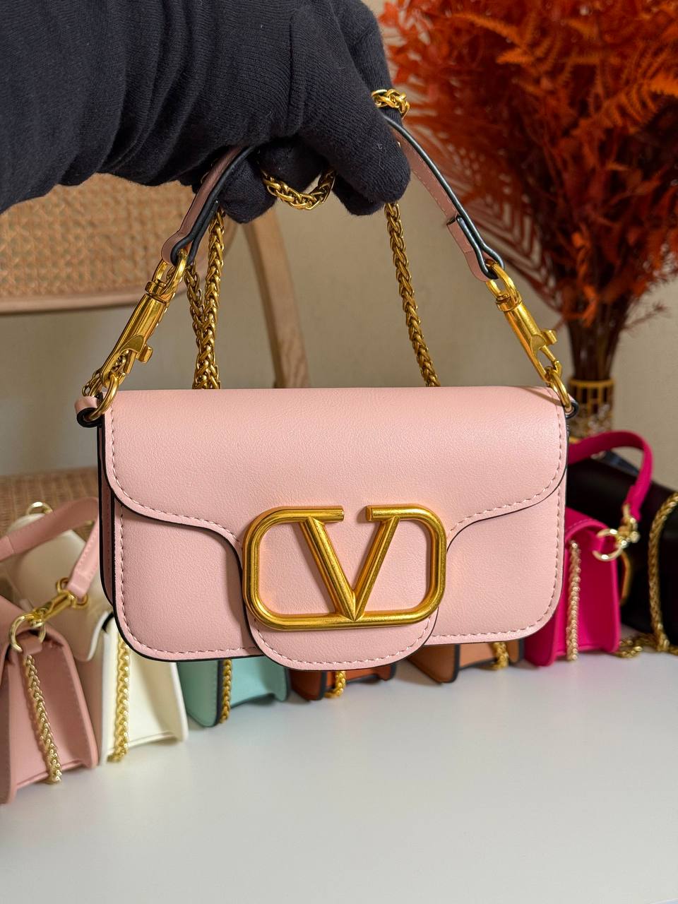VALENTINO
20cm
310 dhs🇦🇪🇦🇪
Top quality 
With box🎁

Zain167
♥️♥️♥️