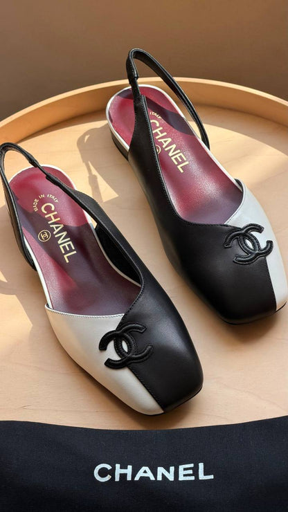 CHANEL
Master quality 
Size: 36 to 41
450 dhs💛

Zain318
♥️♥️