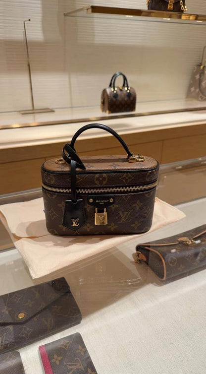 LV
95 dhs🇦🇪🇦🇪
with box

Zain07
♥️♥️♥️