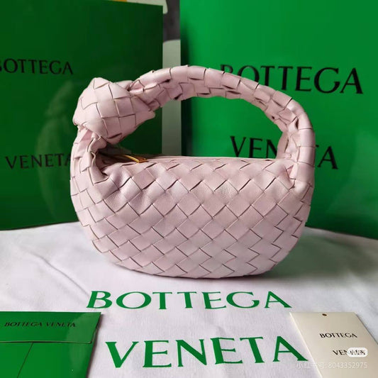 Bottega 
120 dhs🪙🌨️

Zain10
♥️♥️♥️