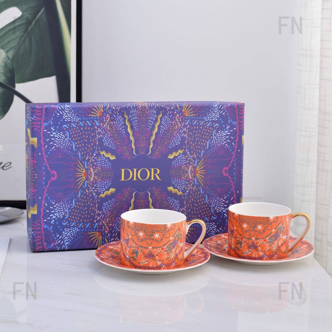 Branded mugs set

130 dhs 
set 4 pc 

with box🎁🎁🎁

Zain205
♥️♥️♥️