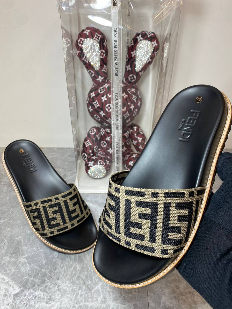 RAMADAN 
OFFER OFFER 🤩🤩
Dior Fendi  Gucci Slipper’s 
120 dhs🇦🇪

Zain242
♥️♥️♥️