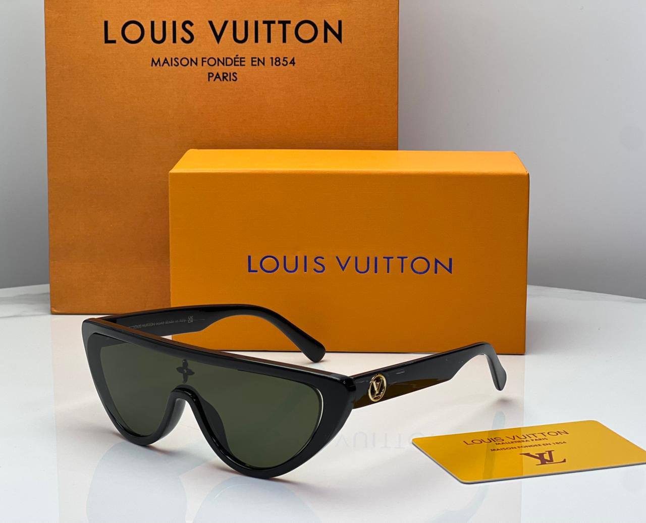 Sunglasses
65 dhs✅

Zain182
♥️♥️♥️