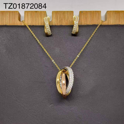 SET
Necklace 🔥
Earring 🐦‍🔥
good quality 💯
With brand boxes 🗃️ 
Paper bag 🛍️
40 dhs✅

Zain216
♥️♥️♥️