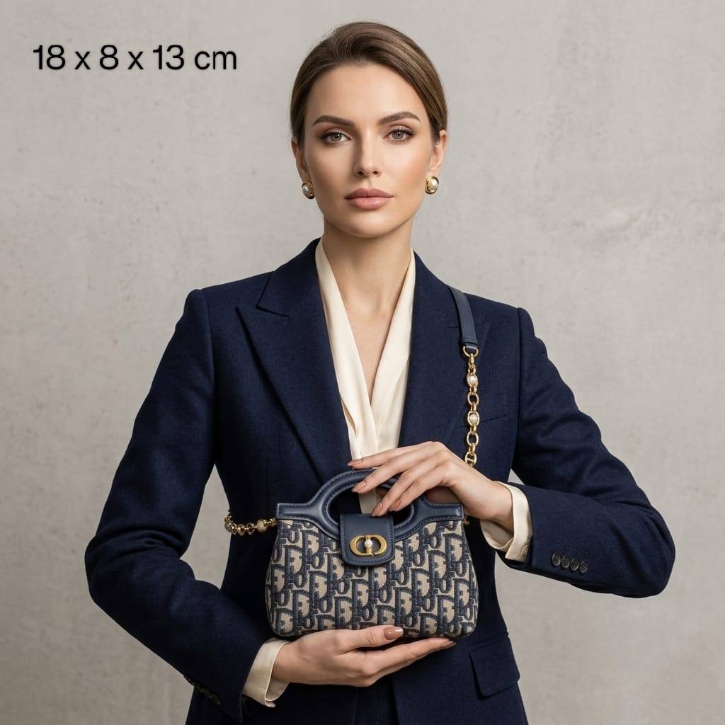 Dior
ᴊᴏʟɪᴇ ᴛᴏᴘ ʜᴀɴᴅʟᴇ ʙᴀɢ
ʙʟᴜᴇ ᴏʙʟɪǫᴜᴇ ᴊᴀᴄǫᴜᴀʀᴅ
ғᴇᴀᴛᴜʀᴇs sɪɢɴᴀᴛᴜʀᴇ CD
ᴄʟᴀsᴘ ᴡɪᴛʜ ᴘᴇᴀʀʟ ᴏɴ ᴛᴏᴘ
ᴡɪᴛʜ ɢᴏʟᴅ ᴄʜᴀɪɴ ᴡɪᴛʜ ᴘᴇᴀʀʟ
ʟᴏɴɢ ᴀᴅᴊᴜsᴛᴀʙʟᴇ sᴛʀᴀᴘ
sɪᴢᴇ: 18 cm
ᴡɪᴛʜ BOX
🎁🎁🎁

95 dhs✅

Zain31
♥️♥️♥️