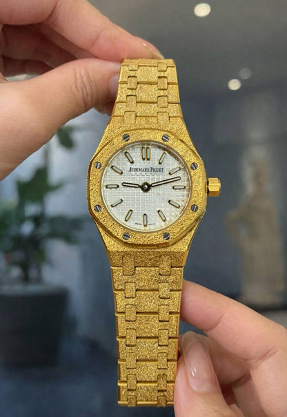 Ap watch for ladies 
good quality 
340 dhs💓

Zain59
♥️♥️♥️
