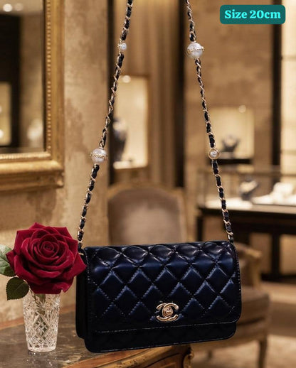 Chanel

Good quality 

with box

105 dhs🇦🇪

Zain186
♥️♥️♥️