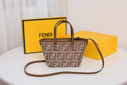 Fendi
85 dhs✅
With box

Zain219
♥️♥️♥️