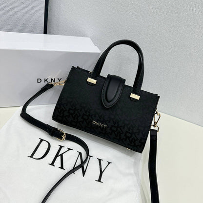 DKNY
95 dhs❣️
size：25×9×15cm
High-quality 
with box
🎁🎁🎁

Zain35
♥️♥️♥️