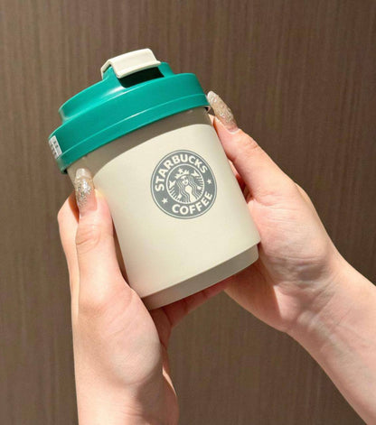 STARBUCKS ⭐️*
Bottle 🍾
Master quality 💯
With boxes 📦 
55 dhs🇦🇪

Zain216
♥️♥️♥️