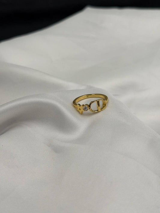 DIOR
* Full Set
*   Necklace , earrings , Bracelet & Ring
* Gold with Start Stone ⬆️ 
↗️ *Super Master Quality ®️*
Full Set (Necklace, earrings, Bracelet & Ring)
*300 dhs🪙🌨️* with *Normal* Box & Bag
*330 dhs🪙🌨️* with *Orignal* Packaging 

Zain209
♥️♥️