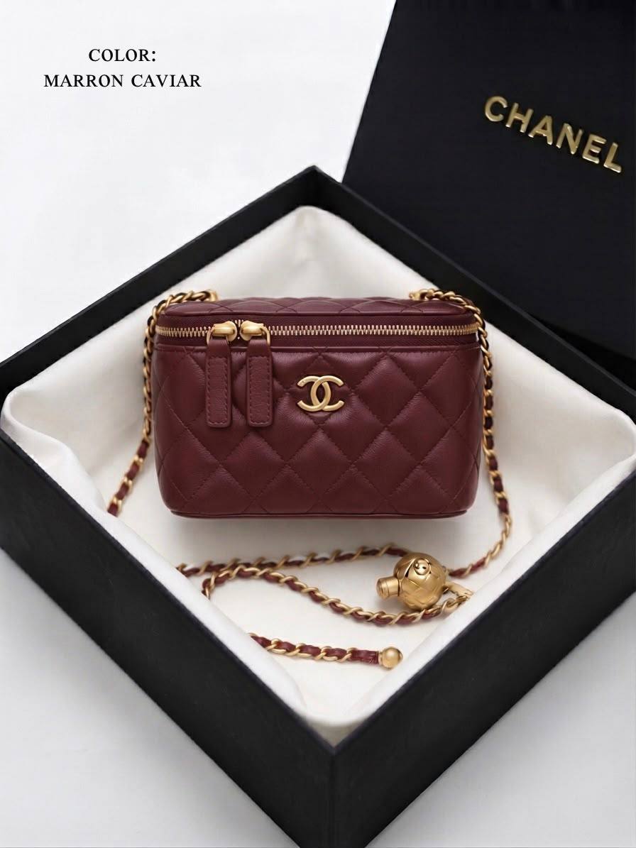 Chanel ᴠᴀɴɪᴛʏ ᴄᴀsᴇ
ᴍɪʀʀᴏʀ ɪɴsɪᴅᴇ/ ɢᴏʟᴅ ᴄʜᴀɪɴ
ᴡɪᴛʜʙᴏx
ᴄᴀᴠɪᴀʀ
sɪᴢᴇ:17ᴄᴍ
100 dhs💛

Zain56
♥️♥️♥️
