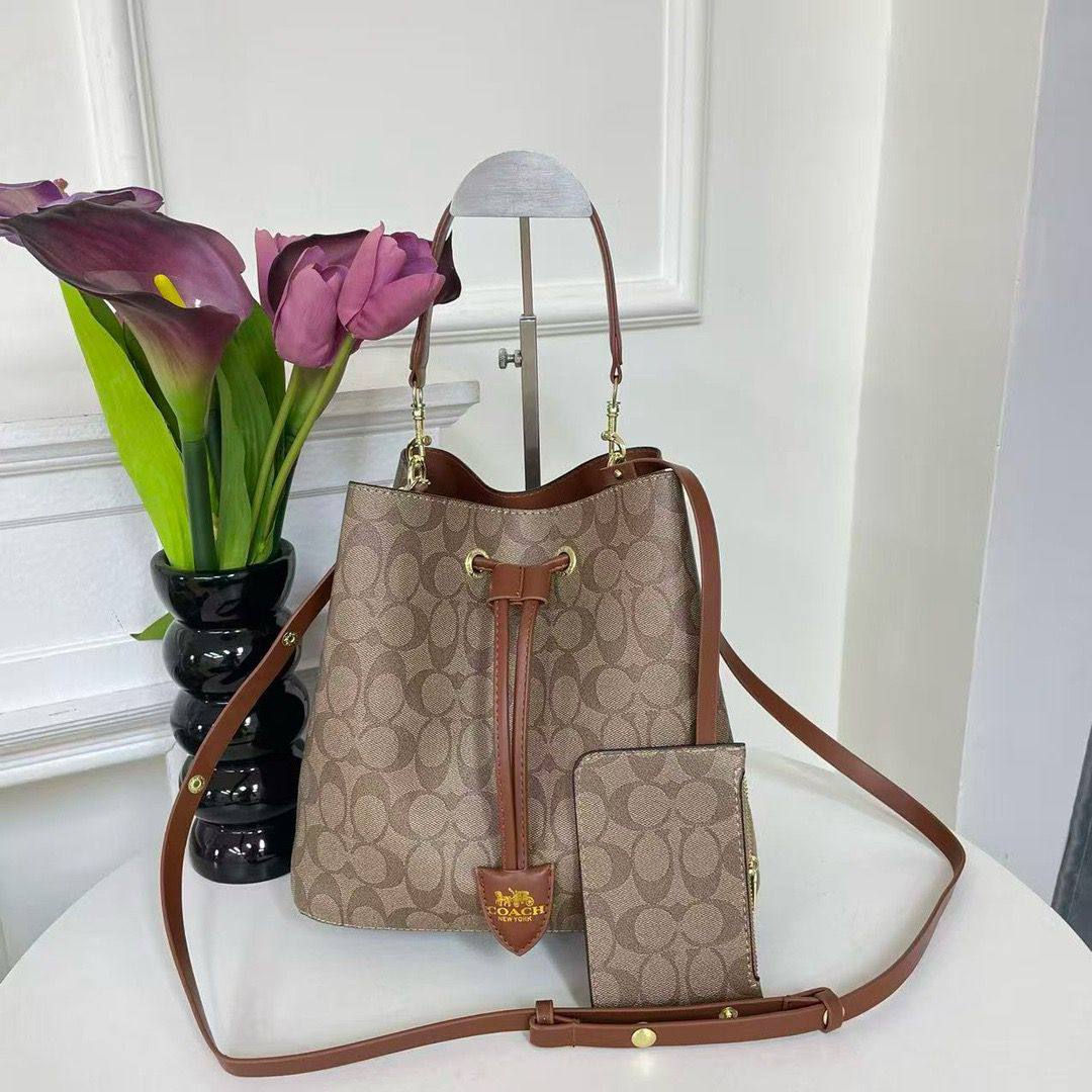Coach       

Size ：26×17×25cm

90 dhs🪙🌨️

Zain04
♥️♥️♥️