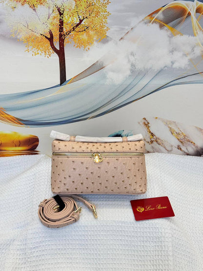 LORO PIANA
Best quality 
WITH BOX
80 dhs✅
size 19CM

Zain290
♥️♥️♥️