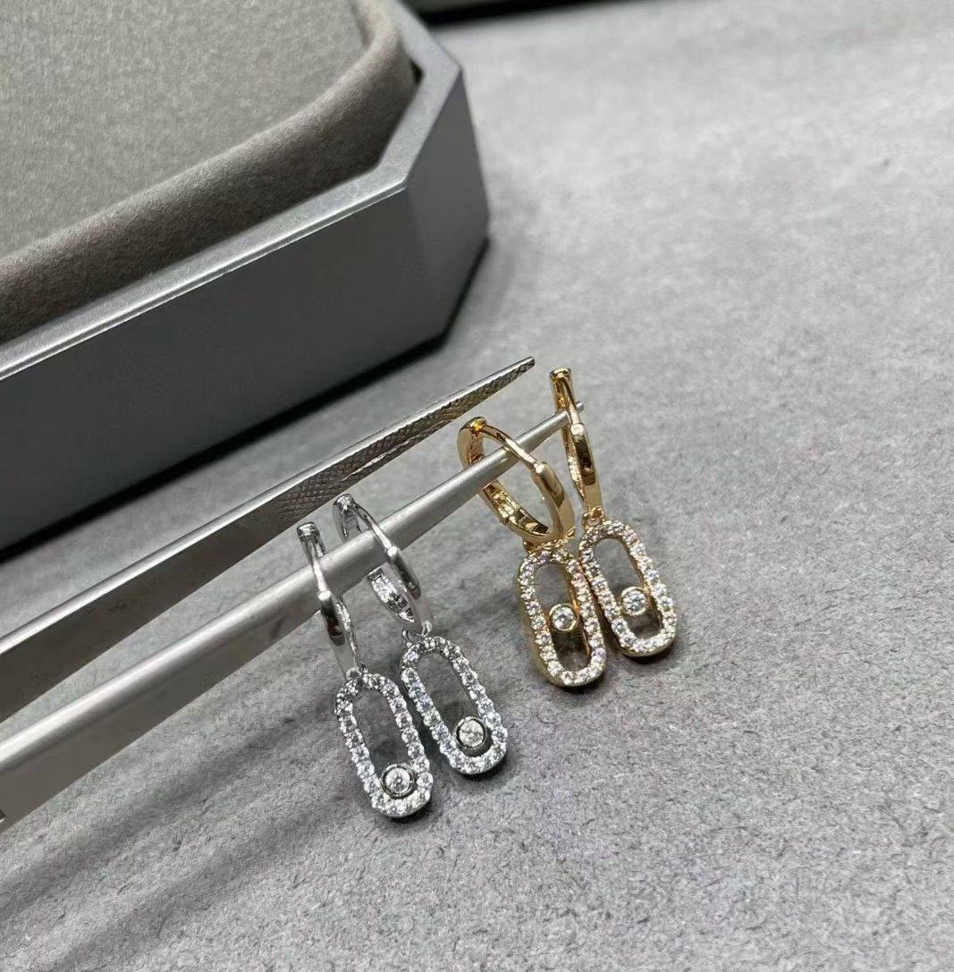 Messika Earrings* 🎗️
Master quality 

45  AED normal box 📦

Zain48
♥️♥️♥️