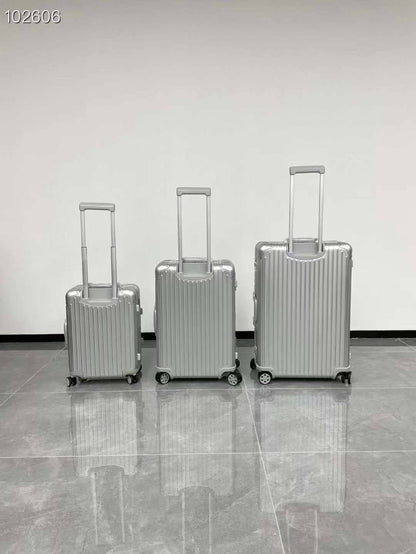 Dior Rimowa
Master💓💓
10kg。650 dhs✅✅
20kg。800 dhs✅✅
30kg。950 dhs✅✅

Zain341
♥️♥️♥️