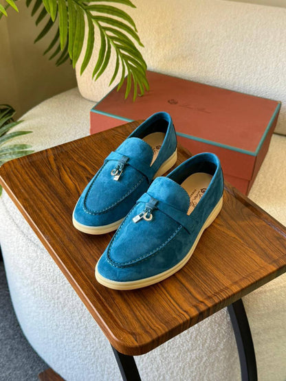 LORA PIANA 
SuperMaster Quality 💯
450 dhs💓
Size:36-41💥

Zain171
♥️♥️♥️