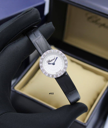 CHOPARD FOR WOMEN BATTERY 25mm

280 dhs✅

Zain58
♥️♥️♥️