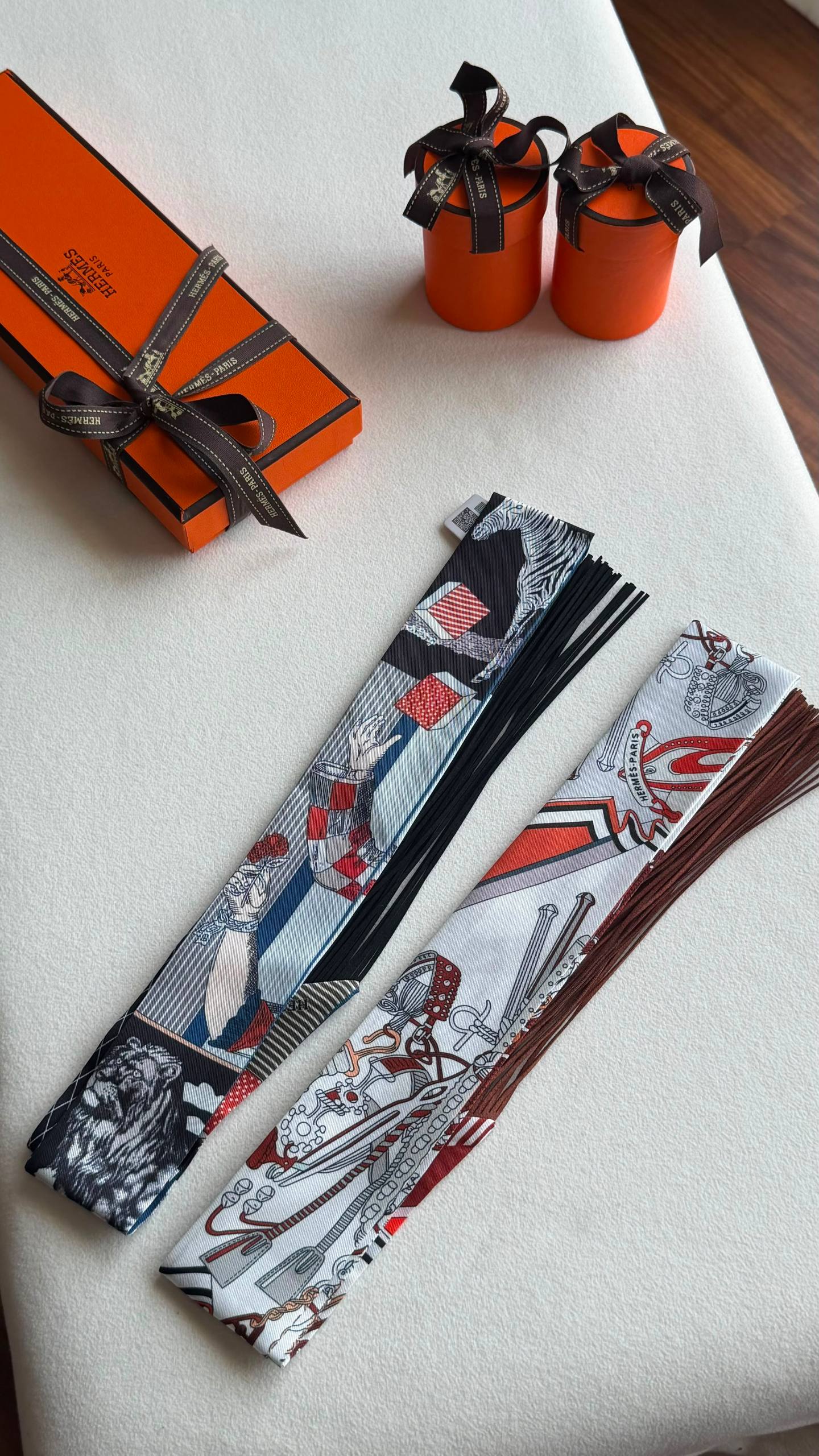 Hermes
*Twilly Scarf* 
*With orginal packing*  🎁
230 dhs✅
*VIP QUALITY*

Zain280
♥️♥️♥️