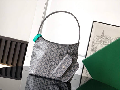 Goyard Boheme 
Hobo

 Goyardine✅ 
Size 20 cm

For Price 👇 WhatsApp✅
0568585901 
0507557372
0552275751 Owner Zain 👌

Zain274
♥️♥️♥️