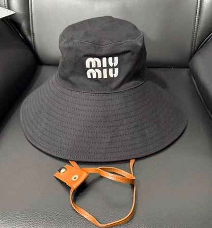 MIU MIU HATS

Available again
240 dhs🇦🇪🇦🇪

Zain328
♥️♥️♥️