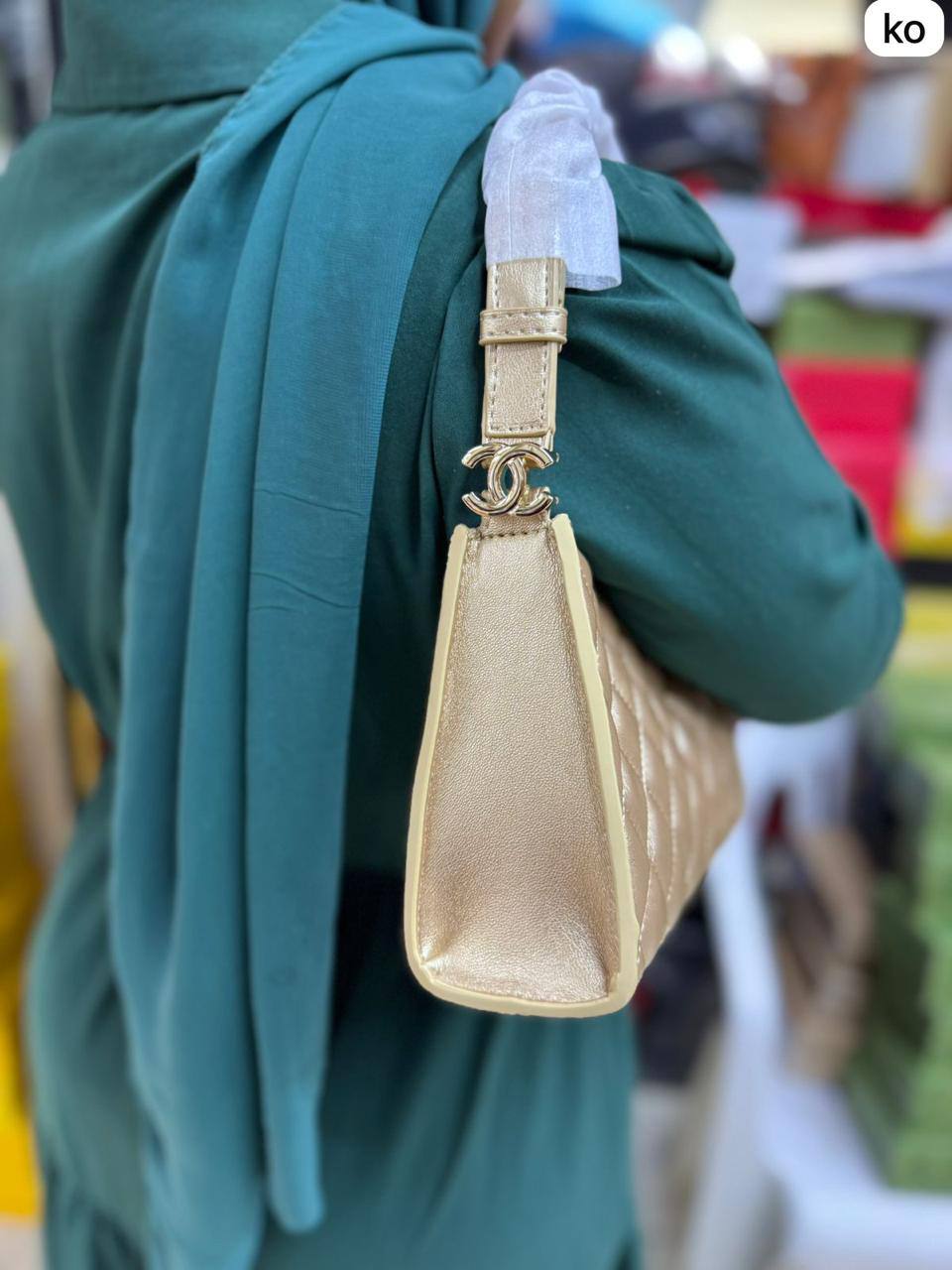 💖 Chanel 26x 
1️⃣ First quality +🎁
Size : 23 * 14 cm
90 dhs🇦🇪🇦🇪
with box

Zain115
♥️♥️♥️