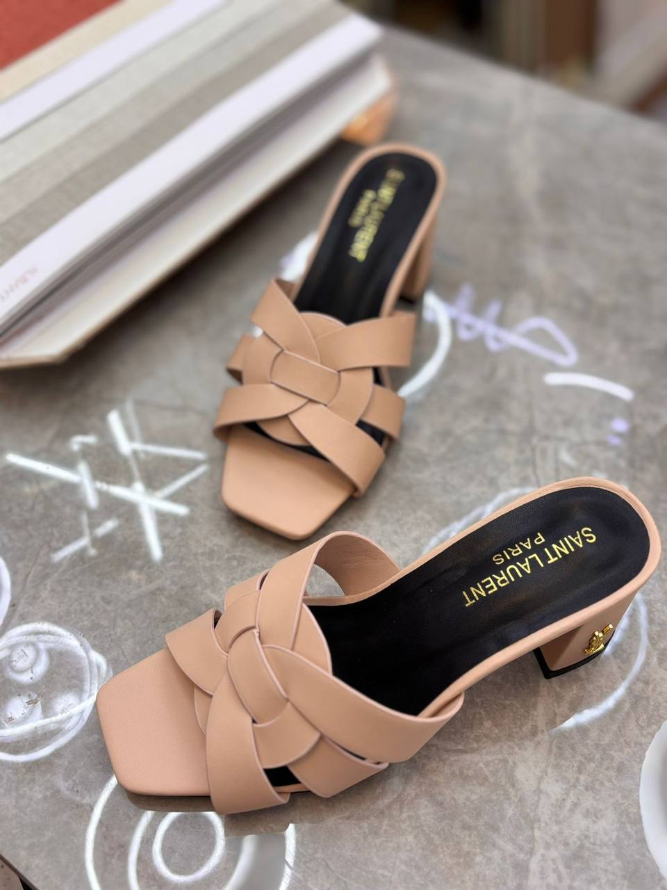 YSL
110 dhs✅
Size 36-42

Zain30
♥️♥️♥️
