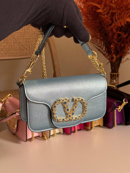 VALENTINO

20cm
350 dhs🗽

Top quality 
With box🎁

Zain167