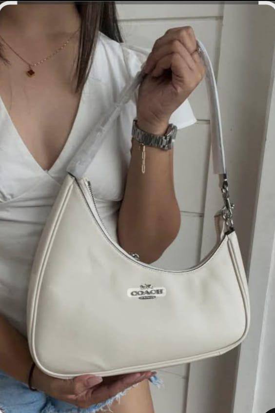 Coach
95 dhs✅
Good quality 

Size28cm

Zain06
♥️♥️♥️