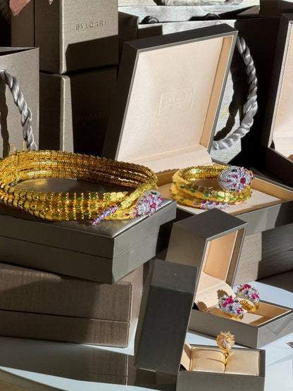 *BVLGARI*
 Snake New Collection 😍
Quality: Super Master 
Non -Tarnish color
* ⁠Choker
* ⁠Earring 
* ⁠Ring
* ⁠Bracelet
For Price 👇 WTSP Text Zain 0568585901

Zain263
♥️♥️♥️