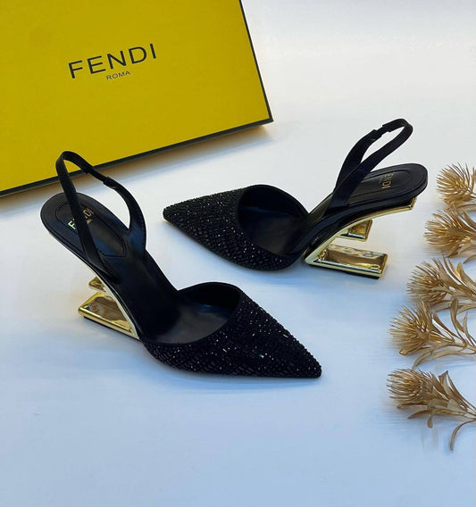 .New fendi  heel

   Size  .  36.  to 41

130 dhs✅

Zain80
♥️♥️♥️