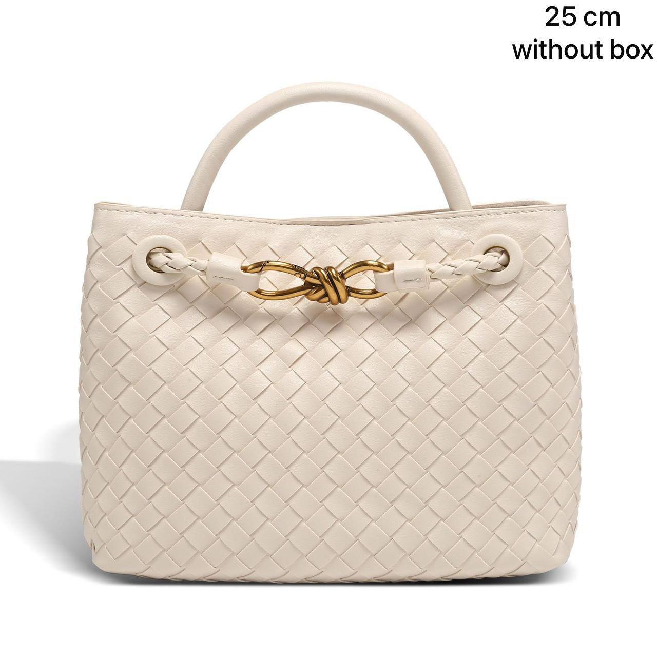 Bottega Veneta
1️⃣ First quality
Size : 27 ~ 21 cm
95 dhs🇦🇪

Zain115
♥️♥️♥️