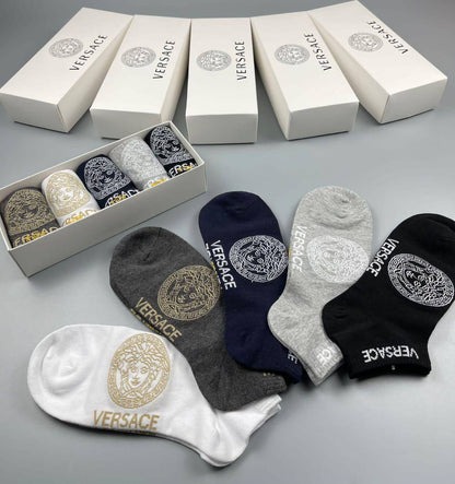 NEW CAME
SOCKS 
GOOD QUALITY 
40 dhs✅
(IN ONE BOX 5 PAIRS)

Zain40
♥️♥️♥️