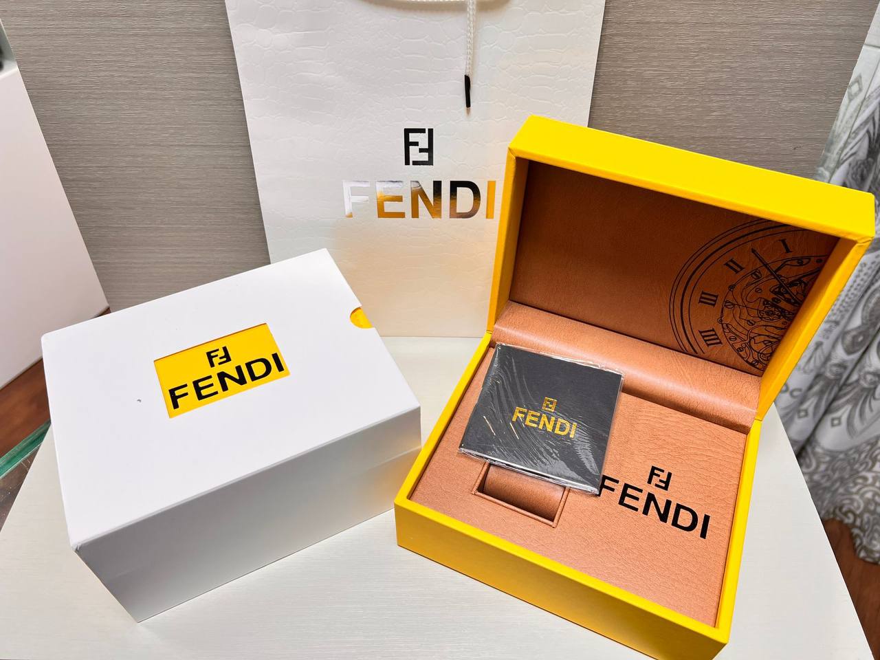 Watches Boxes
Master Box + Paper bag & Card
🎁🎁🎁

50 dhs🪙🌨️

Zain85
♥️♥️♥️