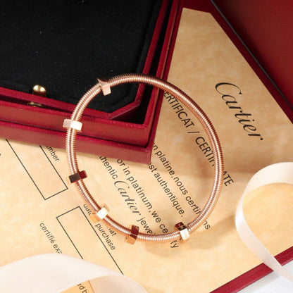 Cartier ❤️‍🔥*
Bangle ✨
Master quality 💯
With normal boxes 🗃️ 
60 dhs✅
With master box 📦 
100 dhs✅

Zain216
♥️♥️♥️