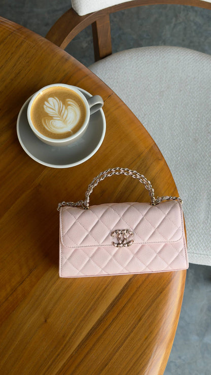 New collection ⚜️
CHANEL 💚
VIP quality 💎
Chanel flap top handle ✨
Size : 19 cm
For Price 👇 WhatsApp✅
0568585901 
0507557372
0552275751 Owner Zain 👌

Zain336
♥️♥️♥️
