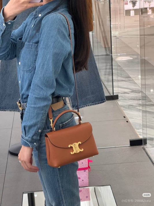 Celine -  Milano - Master
For Price 👇 WTSP Text Zain 0568585901

Zain10
♥️♥️♥️