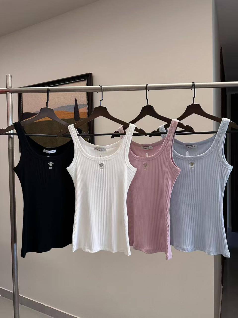 *New collections*                                                
DIOR
*Super Master quality*
*Sizes: S M L XL* 
250 dhs💓

Zain308
♥️♥️♥️