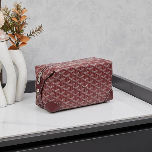 Goyard
220 dhs✅ 
with box
🎁🎁🎁

Very good quality

Zain131
♥️♥️♥️