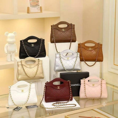 Chenal clutch

Size 20cm
100 dhs🇦🇪🇦🇪

With box 🎁

Zain44
♥️♥️♥️