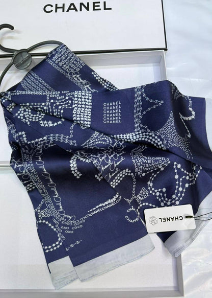 LV - Gucci
Silk scarf 
40 dhs✅
55 dhs✅ 

with box🎁🎁🎁

Zain93
♥️♥️♥️