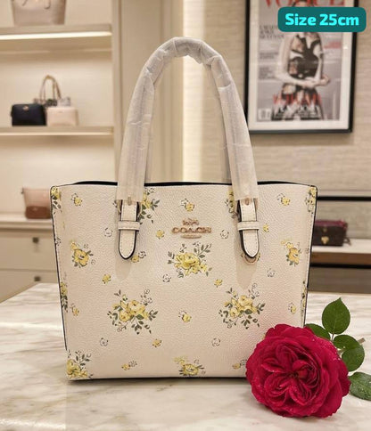 Caoch

Good quality 

with box 
115 dhs🇦🇪🇦🇪🇦🇪

Zain186
♥️♥️♥️