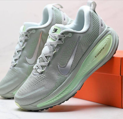 ZoomX

Size 40 to 45
105 dhs🪙🌨️

Zain27
♥️♥️♥️