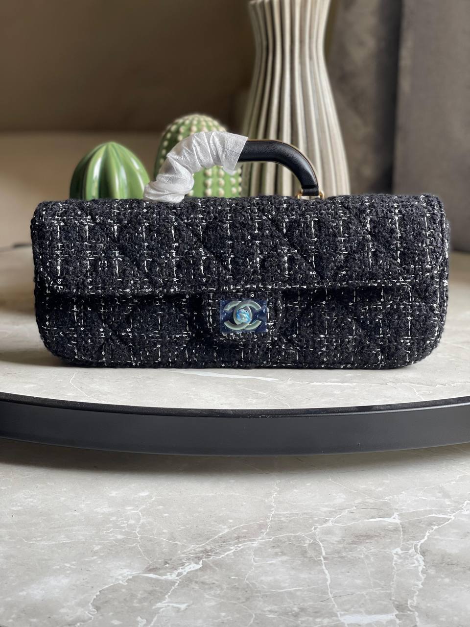 CHANEL✨
Size: 30Cm 💥
Available original box 📦 
With full packing 🎀🎀
Super high quality 💥💥
For Price 👇 WTSP Text Zain 0568585901
0507557372
0544061607

Zain283
♥️♥️♥️